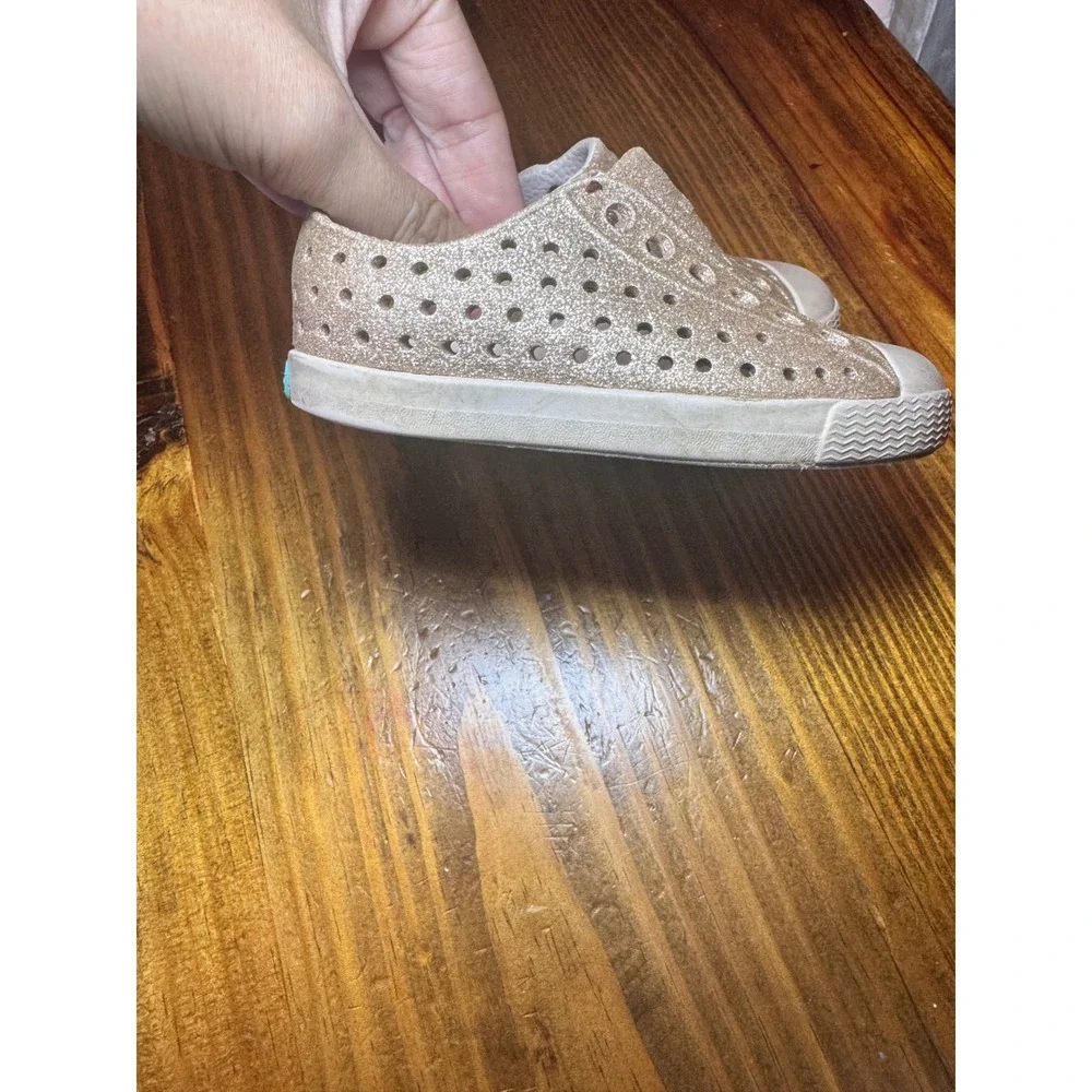 Native Jefferson Bling Gold Glitter Kids Slip On Shoes C5 Toddler EVA Sneaker